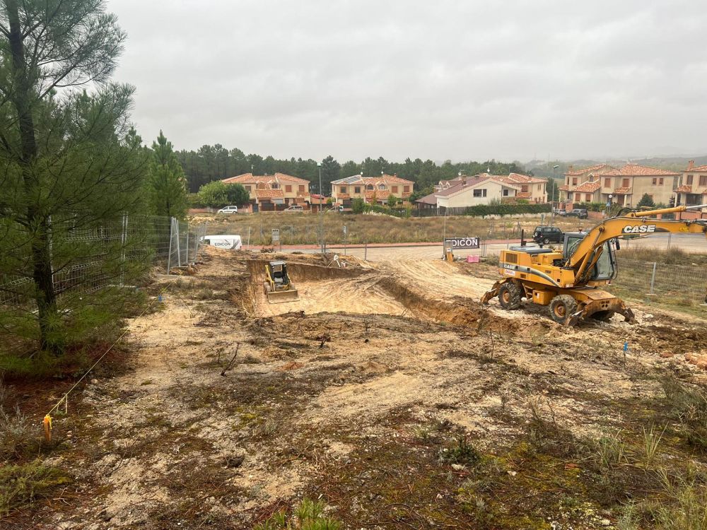 Inicio de las obras de vivienda unifamiliar en urbanización de Cuenca